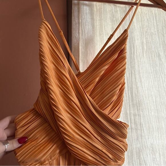 En Saison Illianna Maxi Long Dress High Low Asymmetrical Orange NEW Size S - Picture 3 of 10